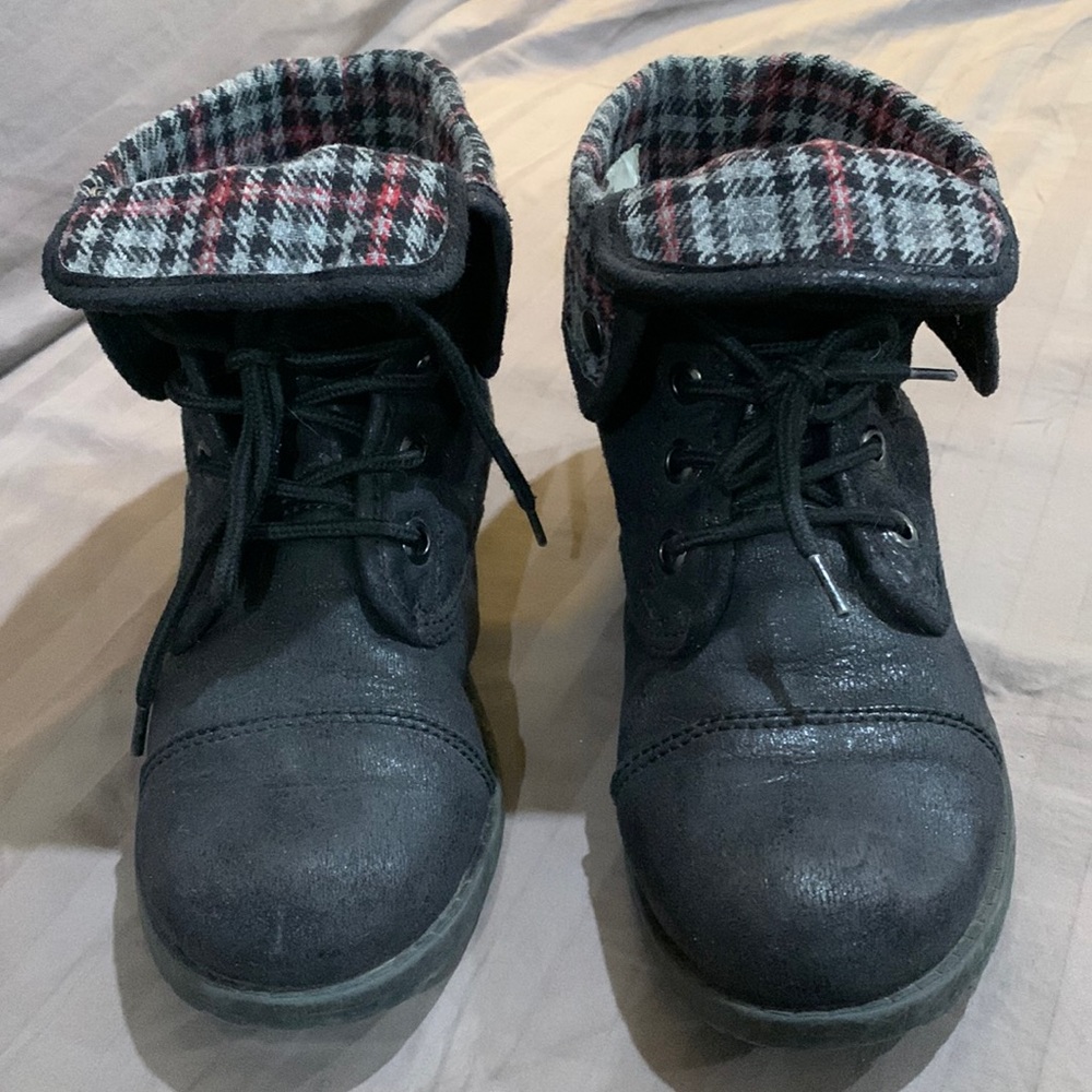 Lace up boots, fold down tops